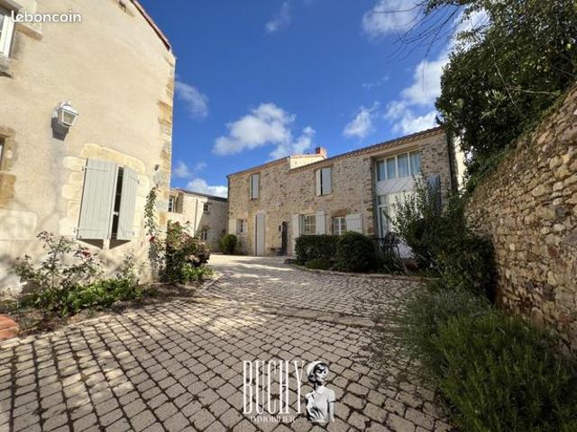 Propriété 9 pièces 318 m²