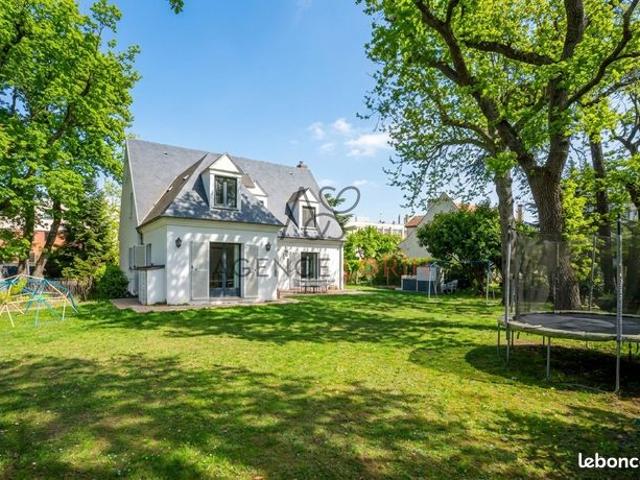 Propriété 9 pièces 319 m²