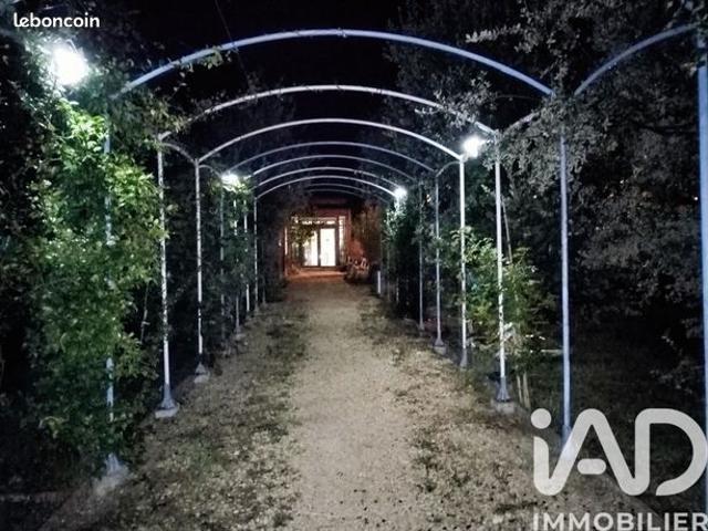 Propriété 9 pièces 313 m²
