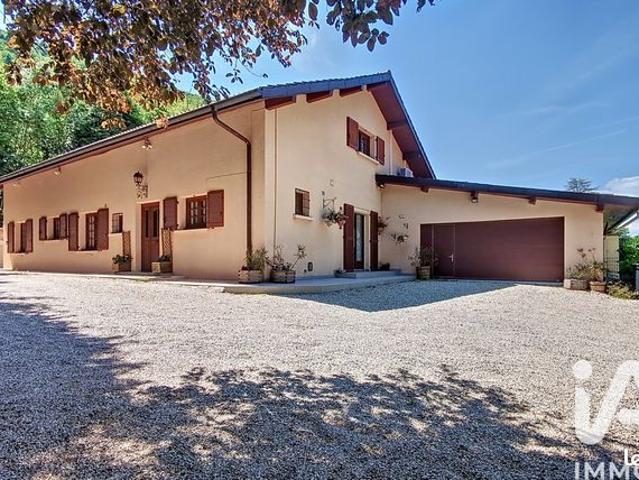 Maison familiale 9 pièces 313 m²