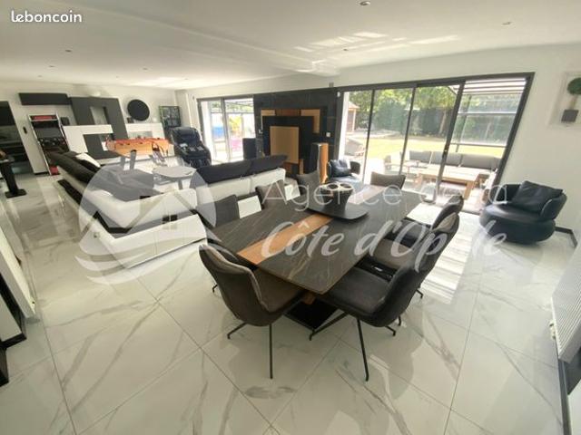 Propriété 9 pièces 324 m²