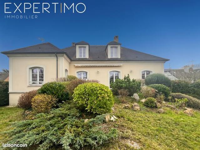 Propriété 9 pièces 326 m²