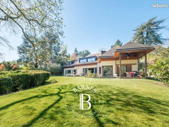 Propriété 9 pièces 326 m²