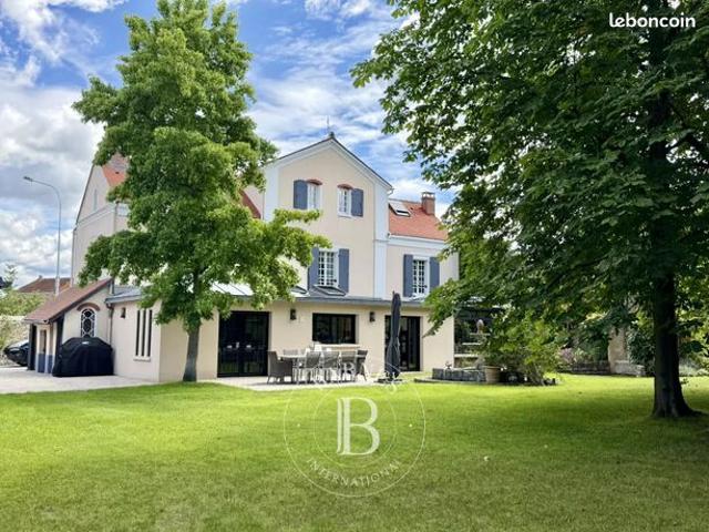 Propriété 9 pièces 320 m²