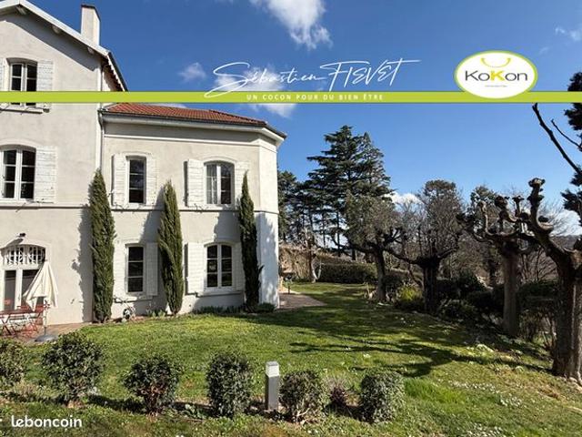 Propriété 9 pièces 334 m²