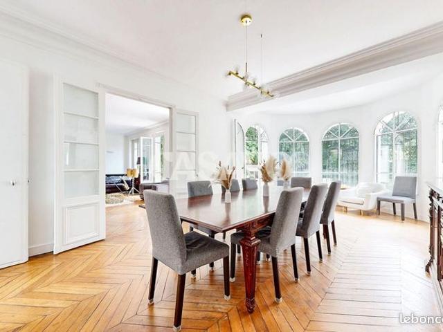 Propriété 9 pièces 330 m²