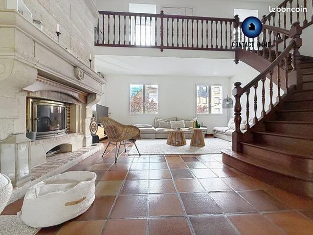 Propriété 9 pièces 349 m²