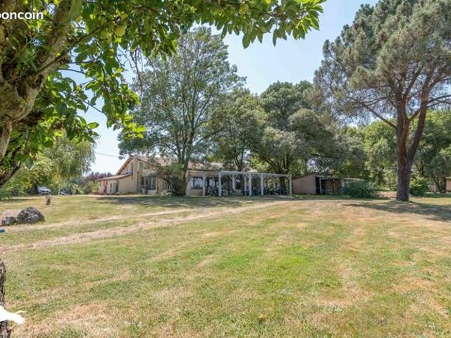 Propriété 9 pièces 340 m²