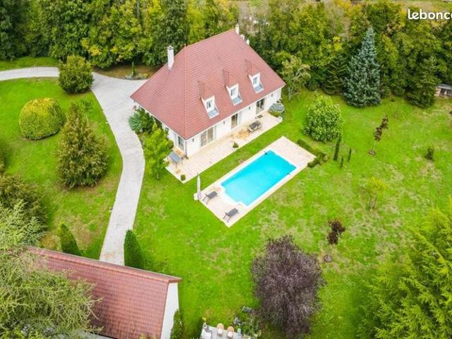 Propriété 9 pièces 350 m²