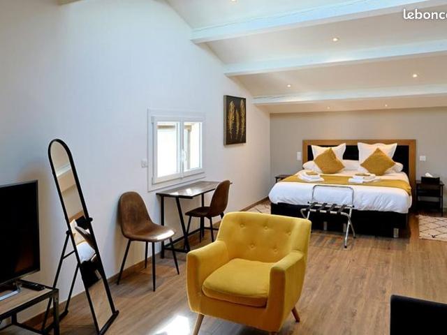Propriété 9 pièces 365 m²