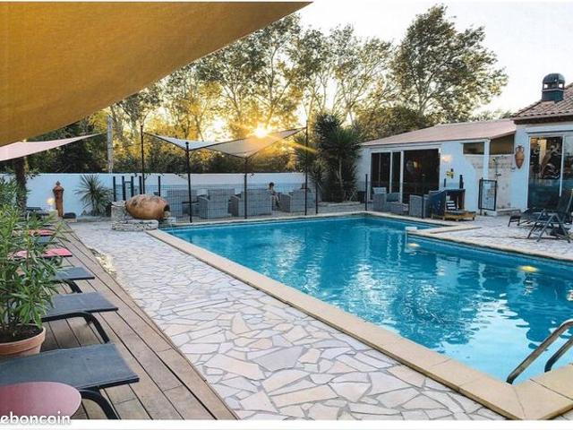 Propriété 9 pièces 365 m²
