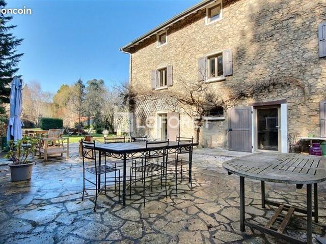 Propriété 9 pièces 367 m²