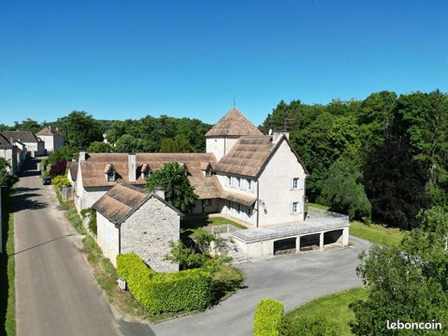 Propriété 9 pièces 369 m²