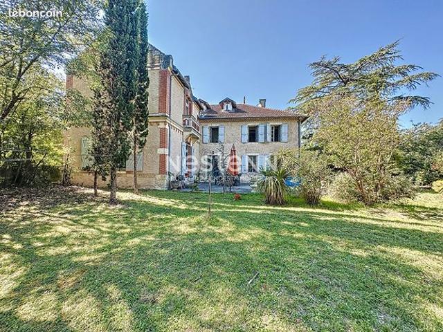 Propriété 9 pièces 360 m²