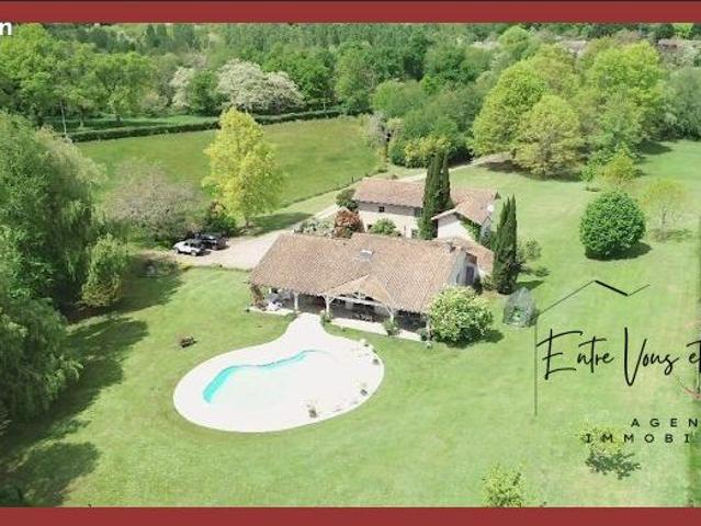 Propriété 9 pièces 376 m²