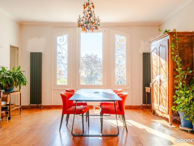 Propriété 9 pièces 384 m²