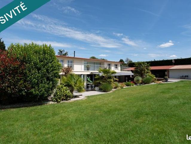 Propriété 9 pièces 385 m²