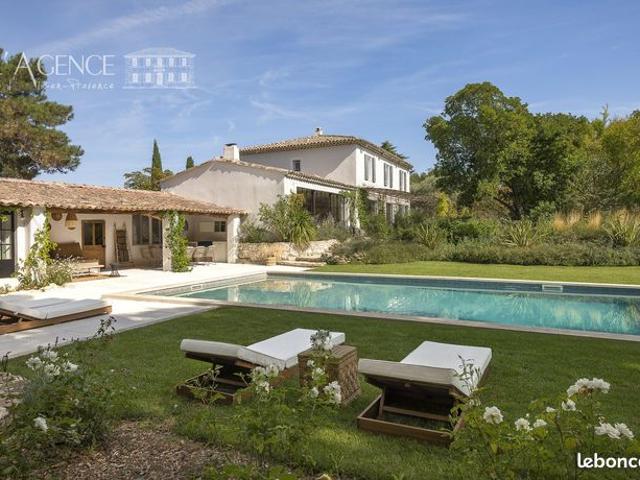 Propriété 9 pièces 380 m²
