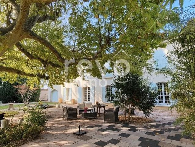 Propriété 9 pièces 380 m²