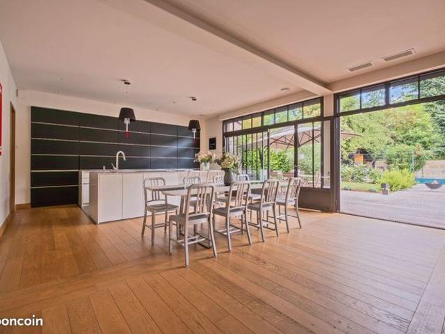 Propriété 9 pièces 390 m²