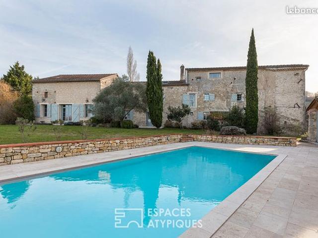 Propriété 9 pièces 393 m²