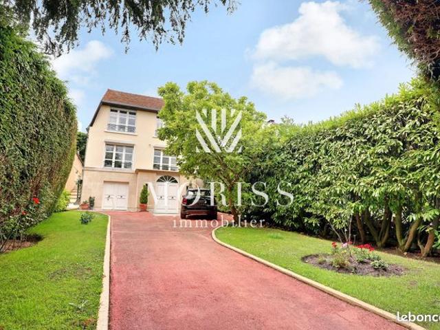 Propriété 9 pièces 409 m²