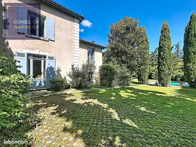 Propriété 9 pièces 400 m²