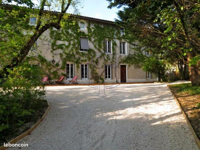 Propriété 9 pièces 400 m²