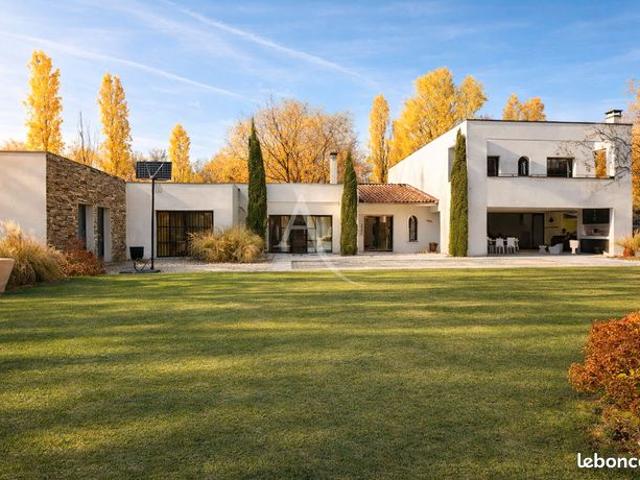 Propriété 9 pièces 401 m²