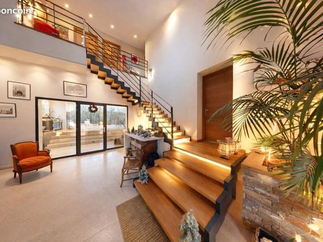 Propriété 9 pièces 401 m²