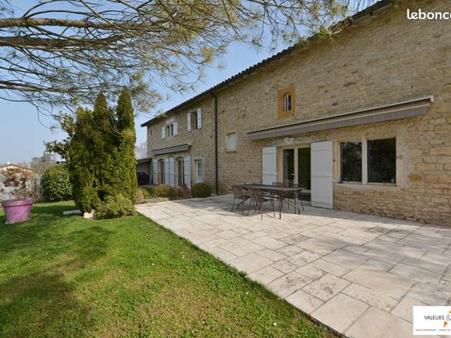 Propriété 9 pièces 401 m²
