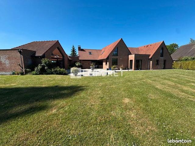 Propriété 9 pièces 402 m²