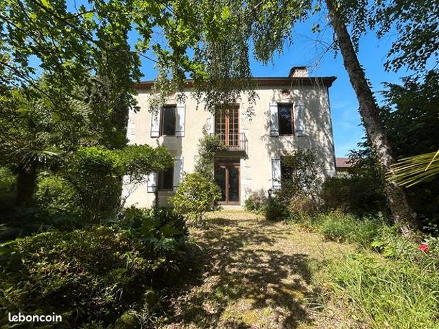 Propriété 9 pièces 411 m²