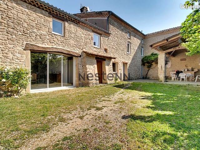 Propriété 9 pièces 437 m²