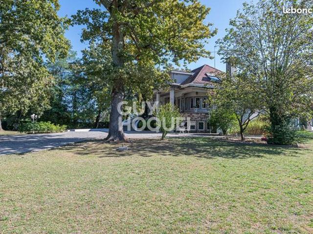 Propriété 9 pièces 550 m²