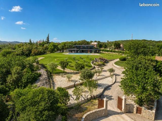 Propriété 9 pièces 750 m²