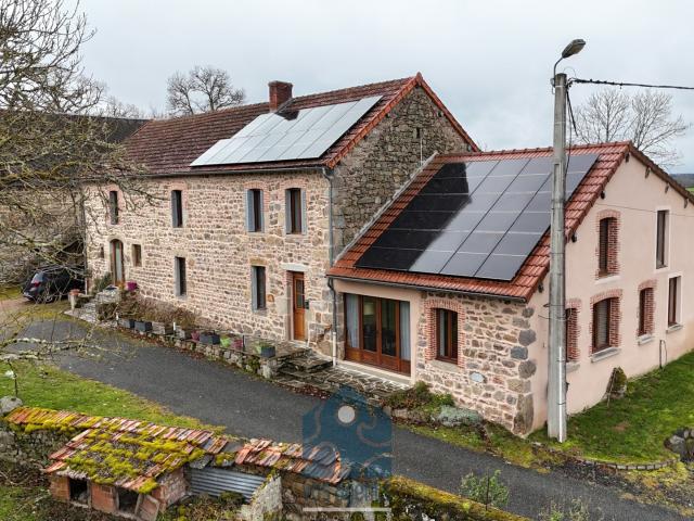 Propriété 9 pièces avec gîte et partie privative, grange, piscine et annexes