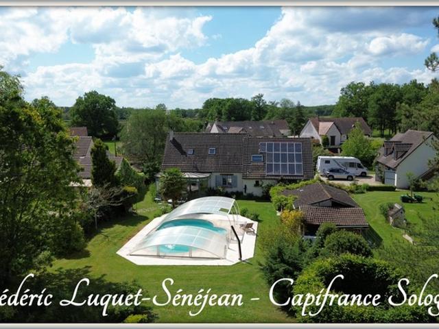 Propriété 9 pièces, piscine couverte, étang, dépendances sur 8 500 m² de terrain arboré à vendre à CHAON 41
