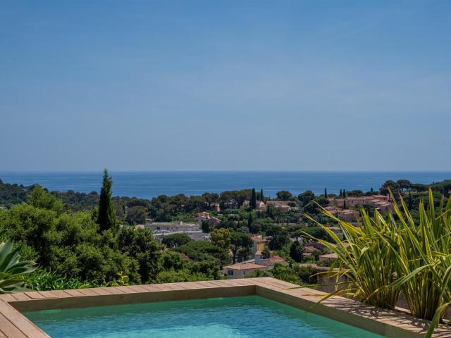 Propriété coup de cœur situé dans Golfe de Saint Tropez à Ca. 240m² Cavalaire sur Mer