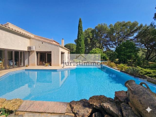 Propriete Coup De Coeur Composee De Deux Maisons Avec Piscin. 205m² Uchaux