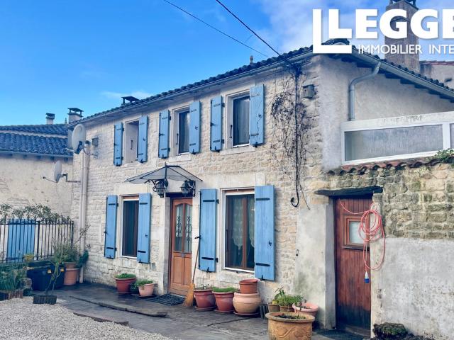 Propriété comprenant deux chambres dans un quartier calme. Val D'auge, Charente