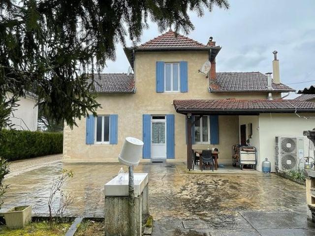 Propriété comprenant 2 maisons