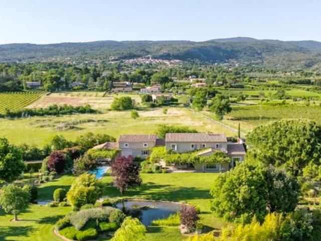 Propriété confidentielle au coeur du Luberon