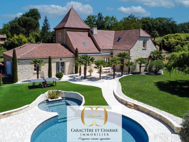 Propriété contemporaine. 316m2. Prestations haut de gamme. Piscine spa