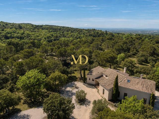 Propriété contemporaine au cœur de la nature à Venasque 250m² Venasque