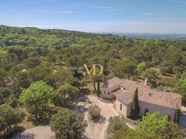 Propriété contemporaine au cœur de la nature à Venasque 250m² Venasque