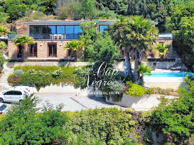 Propriété contemporaine avec magnifique vue mer au Rayol 243m² Rayol Canadel sur Mer