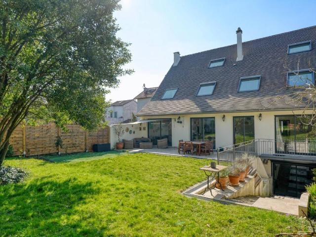 Propriété contemporaine de prestige avec vue panoramique