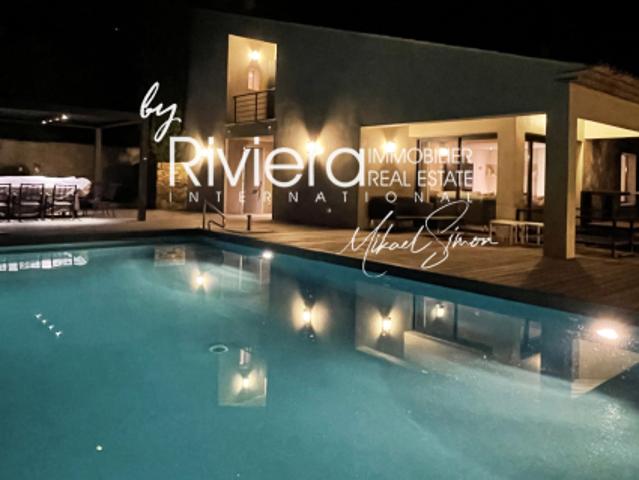 Propriété contemporaine Piscine & vue mer
