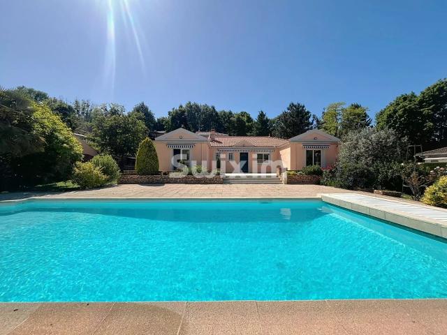 Propriété à 12 Mn des portes de Lyon 170m² Limonest
